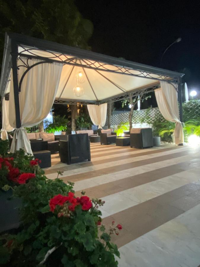 Hotel La Perla リーヴァ・デル・ガルダ エクステリア 写真