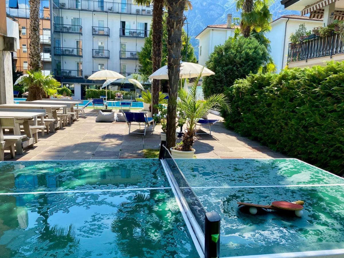 Hotel La Perla リーヴァ・デル・ガルダ エクステリア 写真