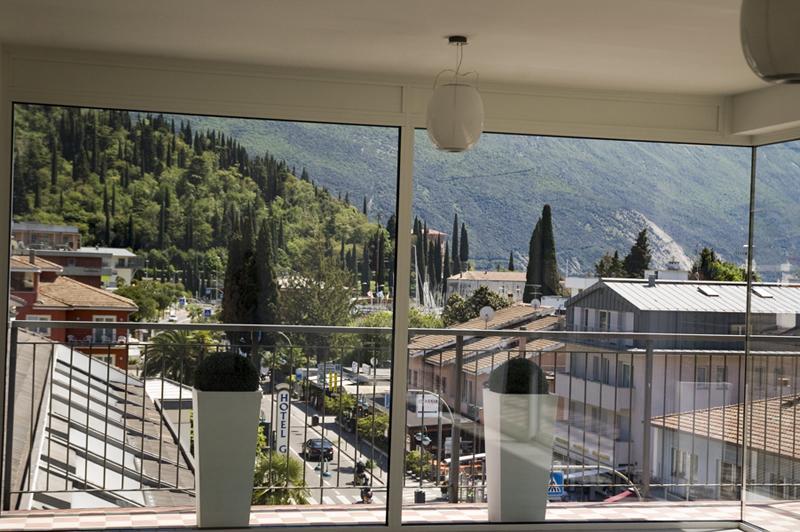 Hotel La Perla リーヴァ・デル・ガルダ エクステリア 写真